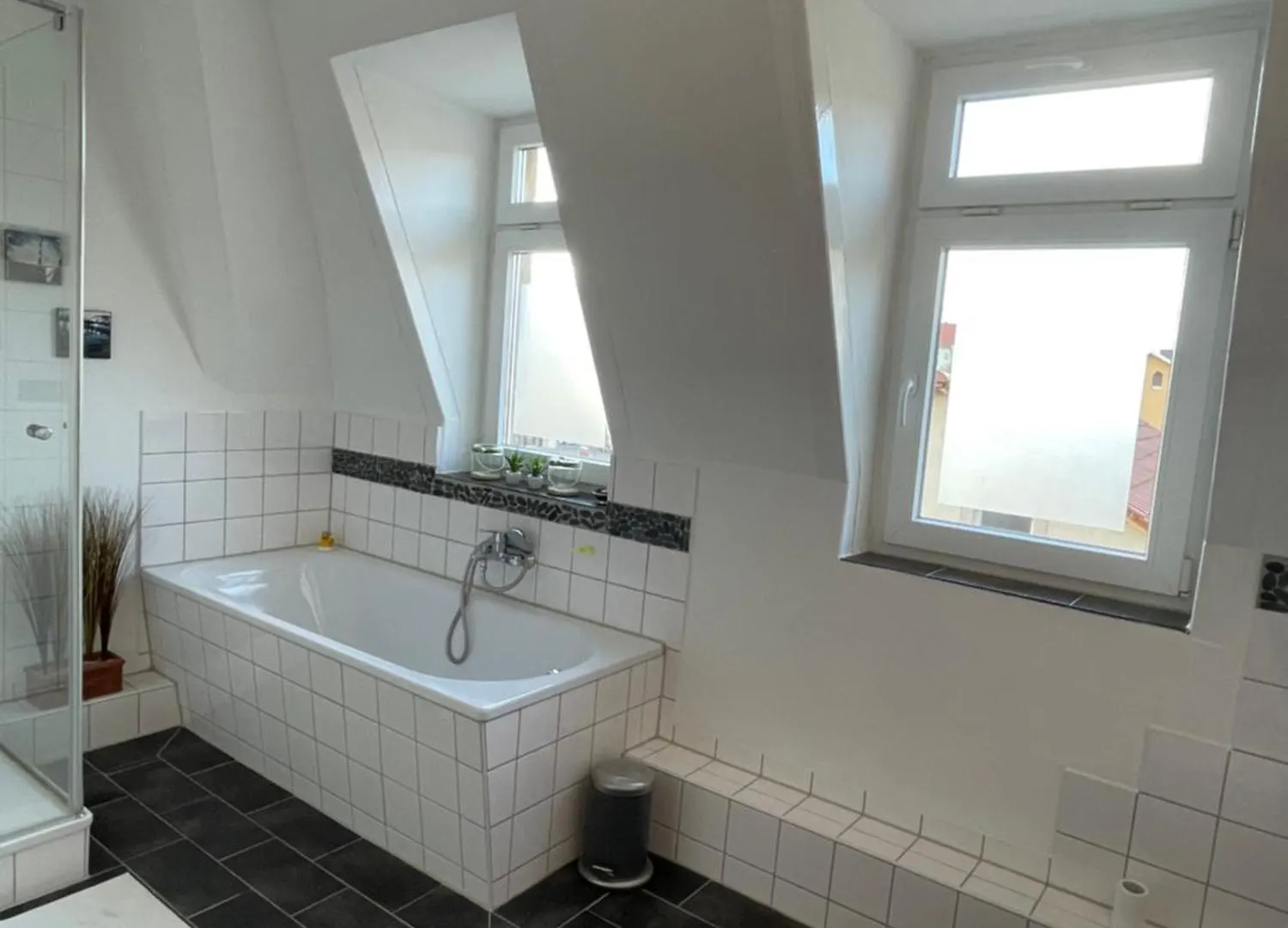 Lejlighed Stadtvilla Oscar 2 Og - Stilvoll Sanierte Altbauwohnung In Denkmalgeschuetzter Stadtvilla Nahe Elbradweg Dresden Tyskland