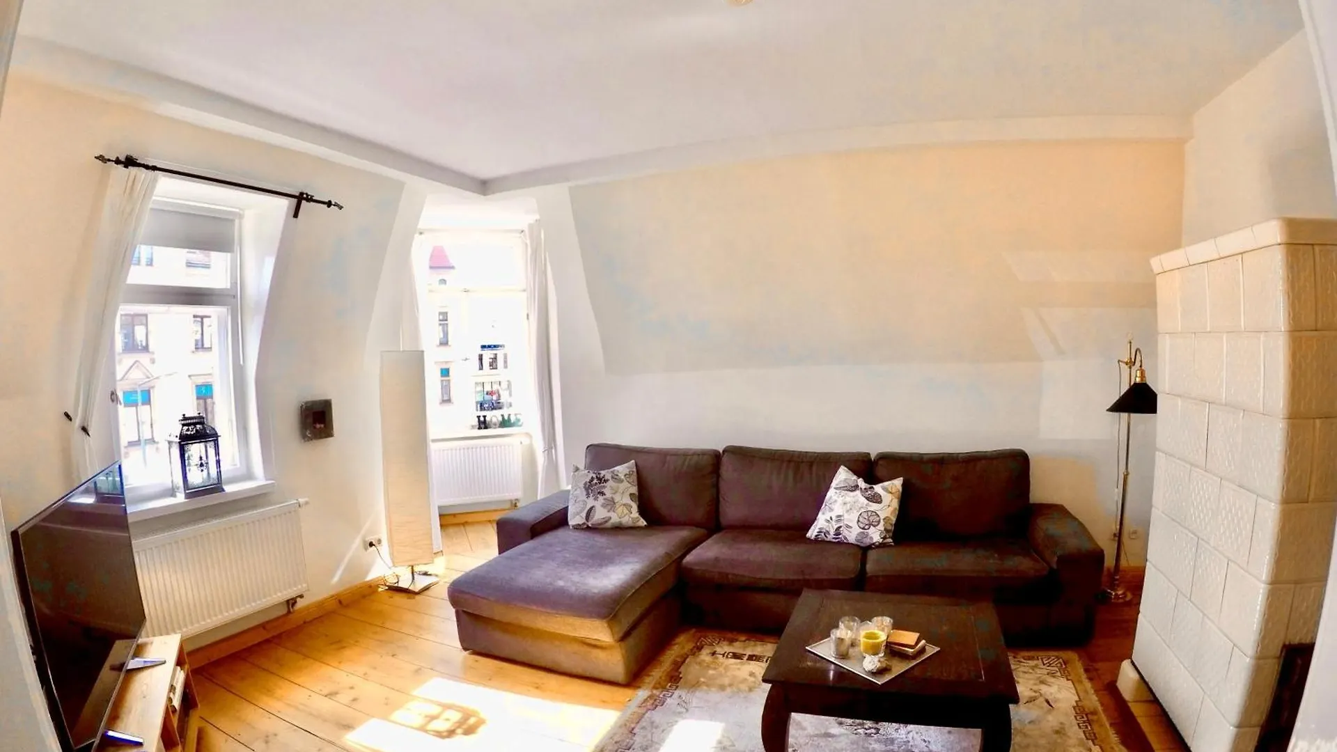 Lejlighed Stadtvilla Oscar 2 Og - Stilvoll Sanierte Altbauwohnung In Denkmalgeschuetzter Stadtvilla Nahe Elbradweg Dresden