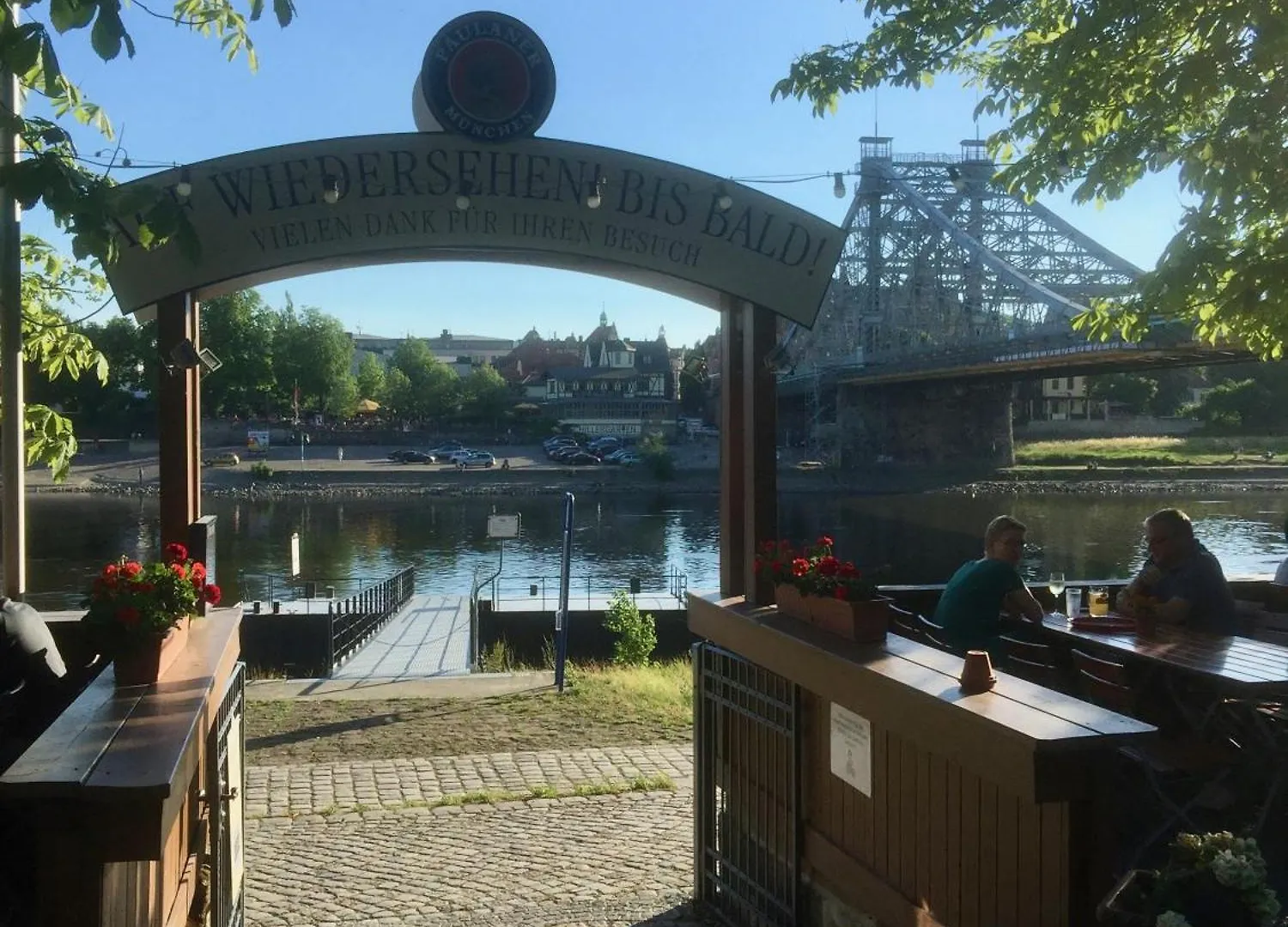 Stadtvilla Oscar 2 Og - Stilvoll Sanierte Altbauwohnung In Denkmalgeschuetzter Stadtvilla Nahe Elbradweg Dresden Lejlighed