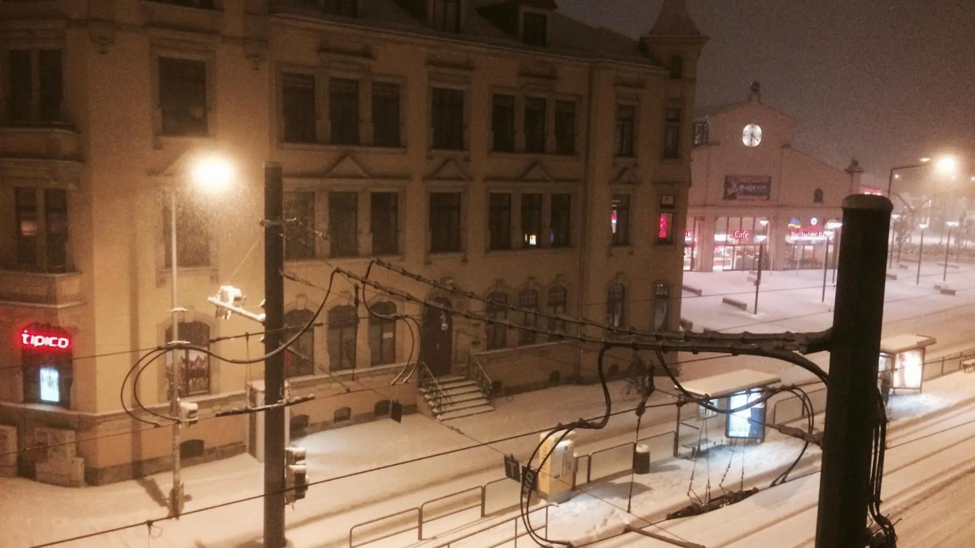 Stadtvilla Oscar 2 Og - Stilvoll Sanierte Altbauwohnung In Denkmalgeschuetzter Stadtvilla Nahe Elbradweg Dresden
