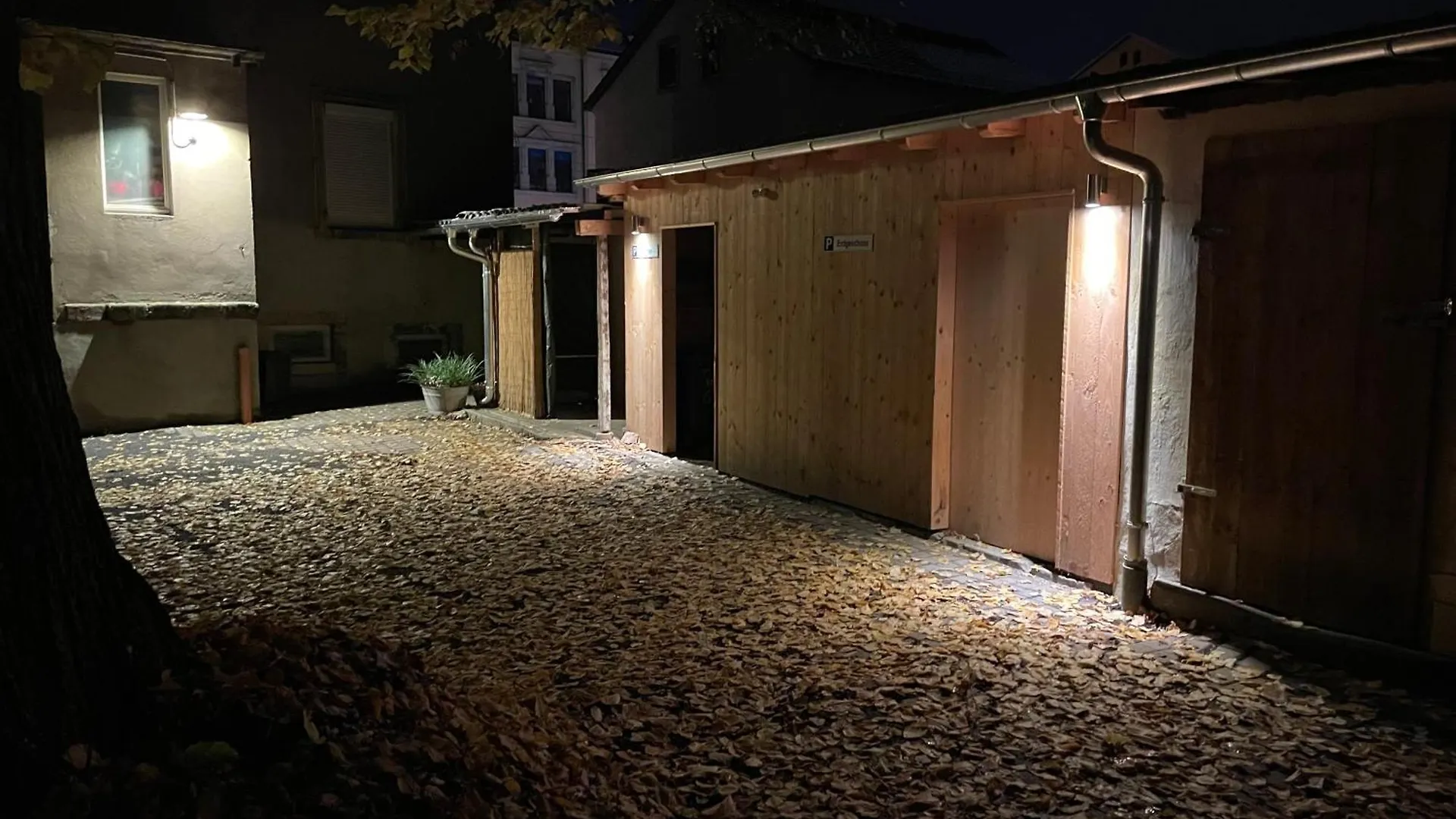 Lejlighed Stadtvilla Oscar 2 Og - Stilvoll Sanierte Altbauwohnung In Denkmalgeschuetzter Stadtvilla Nahe Elbradweg Dresden